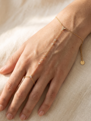 Bijou de main Valentine – Bracelet doré acier inoxydable