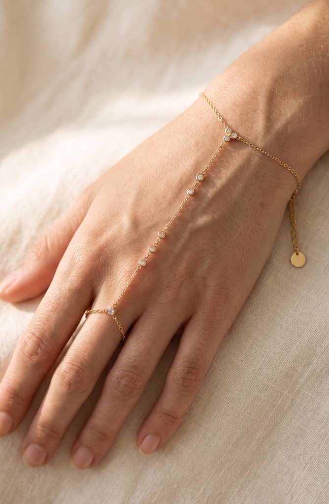 Bijou de main Valentine - Bracelet doré acier inoxydable