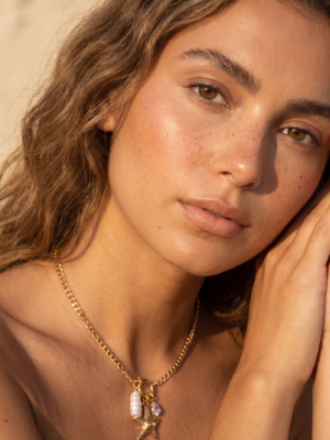 Collier fermoir avec breloques étoiles perles strass en acier inoxydable
