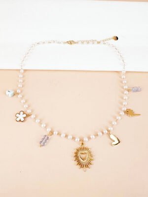 Collier Helene – Perles blanches pendentif soleil doré