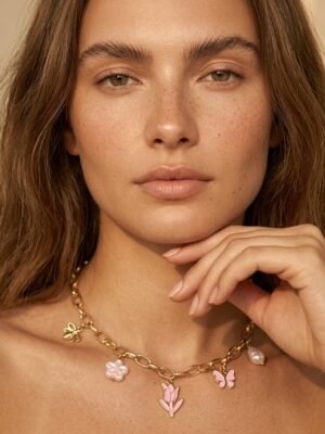Collier Marion – Doré charms roses et coeur nacré