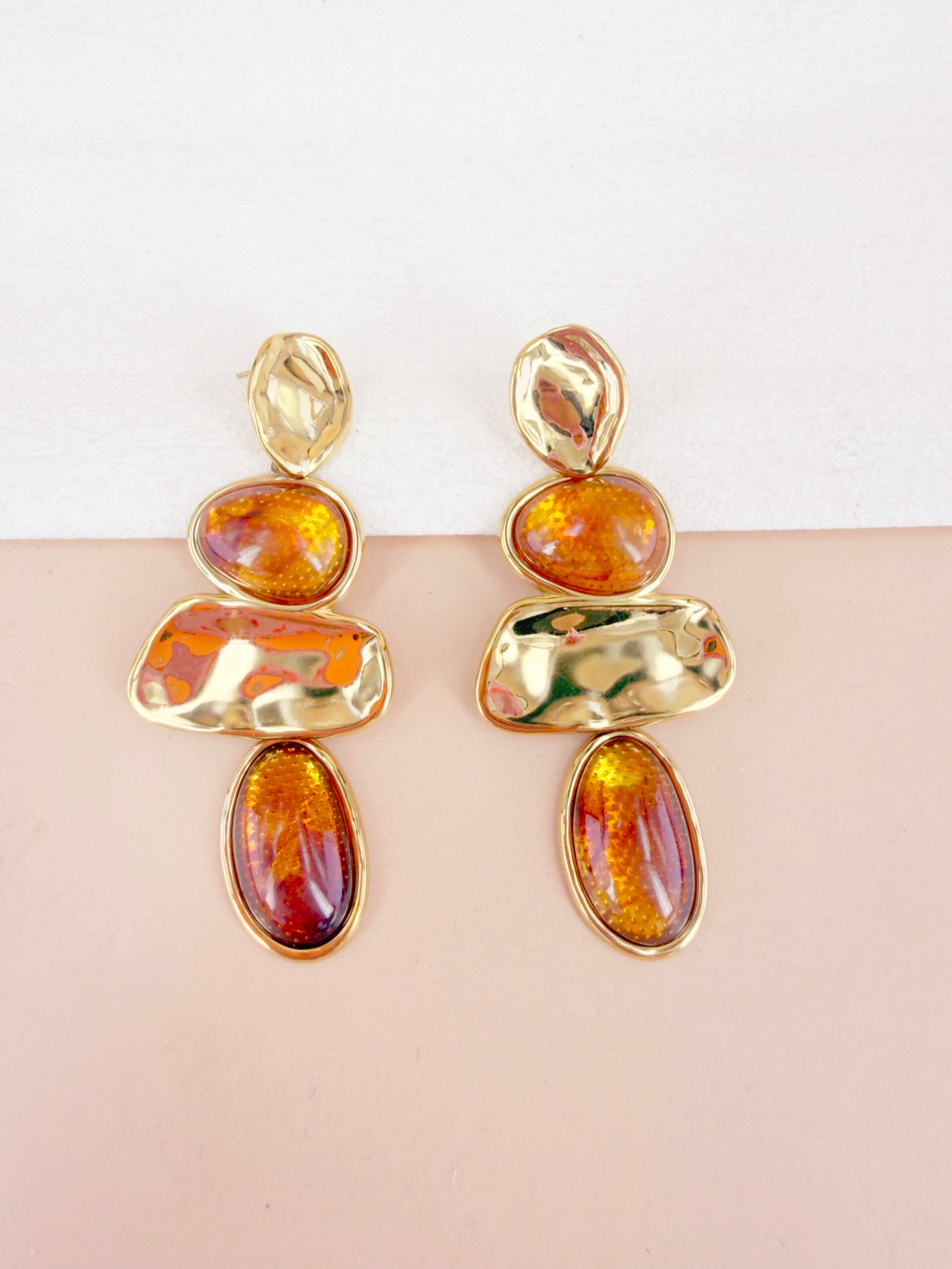 Boucles d'oreilles Apolline - Résine brun – Image 2