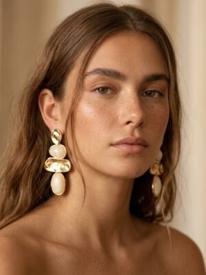 Boucles d&rsquo;oreilles Ariane – Résine ivoire