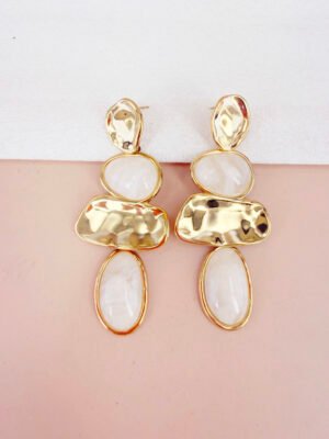 Boucles d&rsquo;oreilles Ariane – Résine ivoire