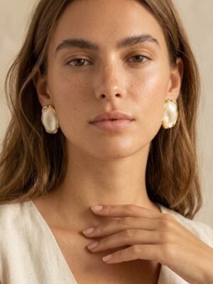 Boucles d&rsquo;oreilles Camille – Résine ivoire