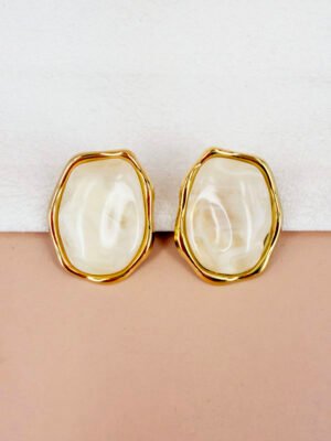Boucles d&rsquo;oreilles Camille – Résine ivoire