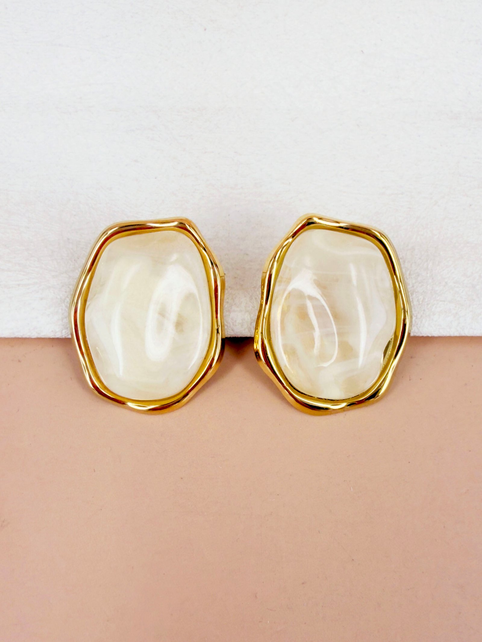 Boucles d'oreilles Camille - Résine ivoire – Image 2