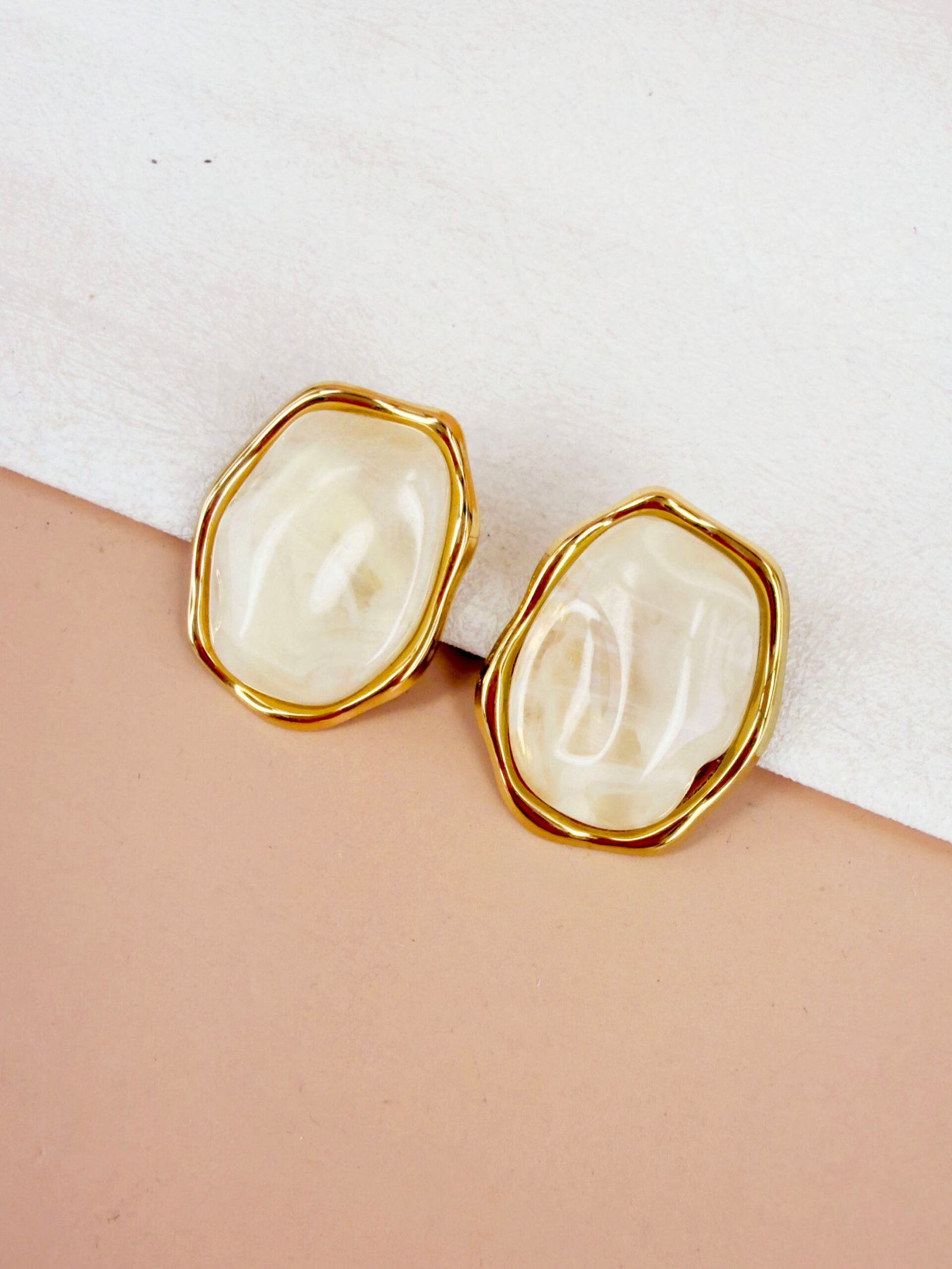 Boucles d'oreilles Camille - Résine ivoire – Image 3