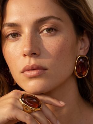 Boucles d&rsquo;oreilles Celeste – Résine brun