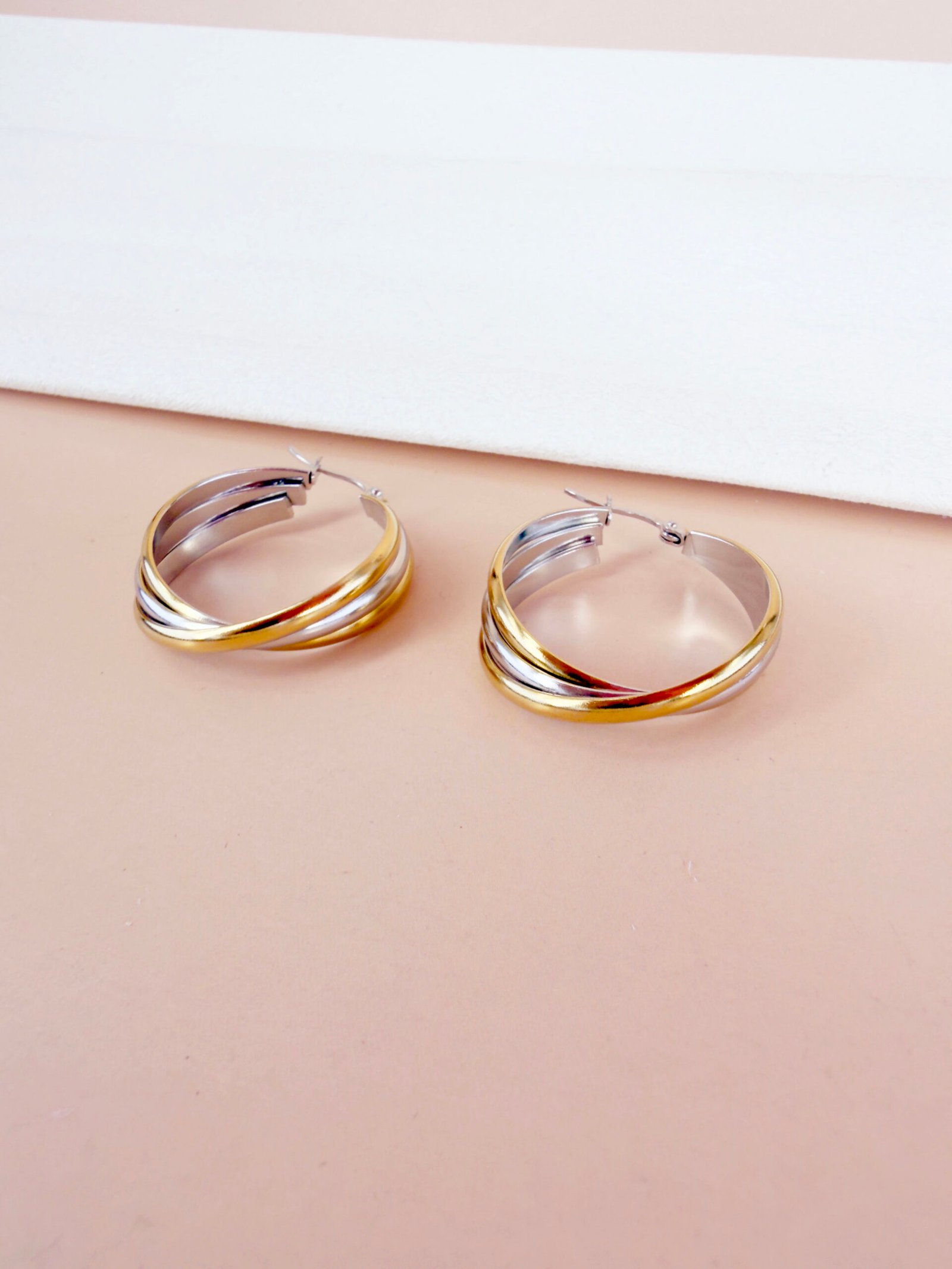 Boucles d'oreilles Diane - Créoles acier inoxydable or – Image 3