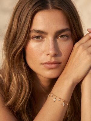 Bracelet Aurore – Charms croix strass