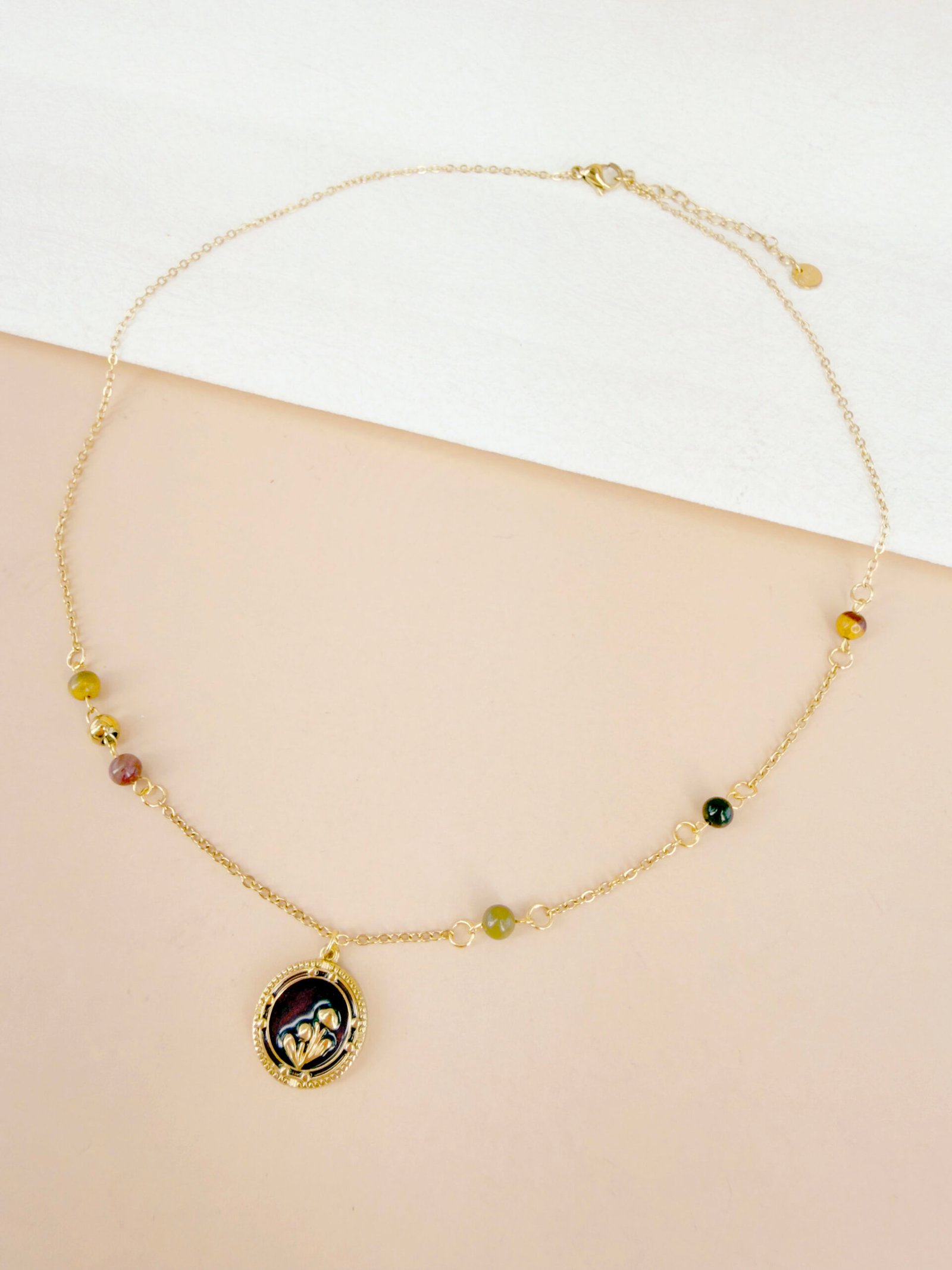 Collier Ines - Doré en acier inoxydable – Image 3