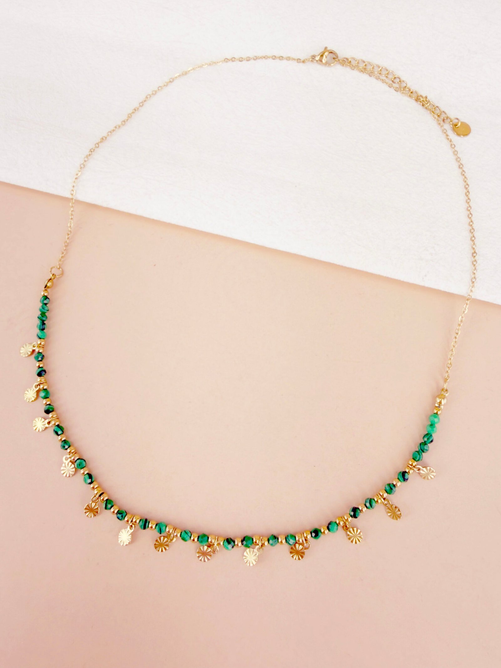 Collier Louise - Fin perles de pierres doré – Image 3