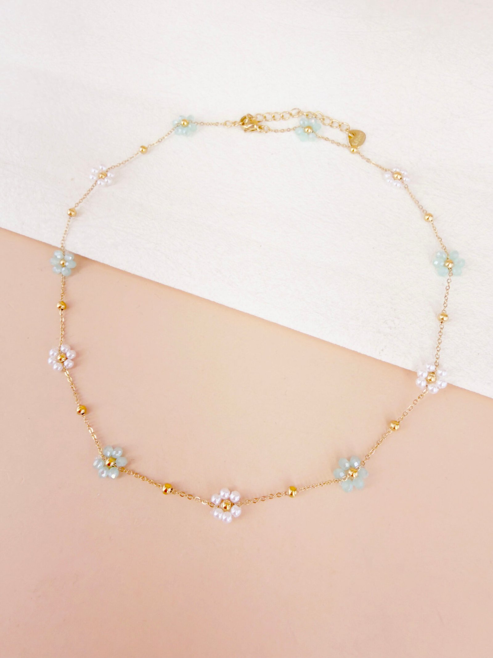 Collier Mila - Perles fleur fait main – Image 3