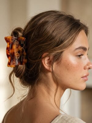 Pince à cheveux Lena – Motif chat brun effet écaille