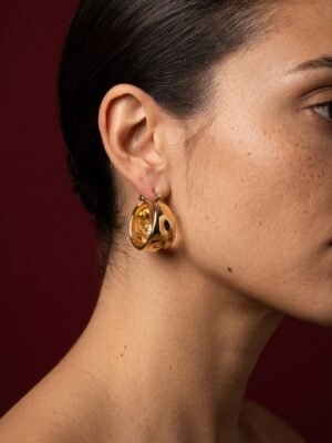 Boucles d’oreilles créoles Zelie – Larges courbes dorées bombées