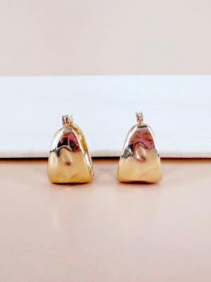 Boucles d’oreilles créoles Zelie – Larges courbes dorées bombées