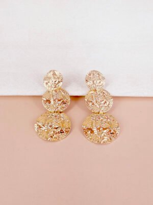 Boucles d’oreilles pendantes Alice – Motif 3 disques dorés martelés