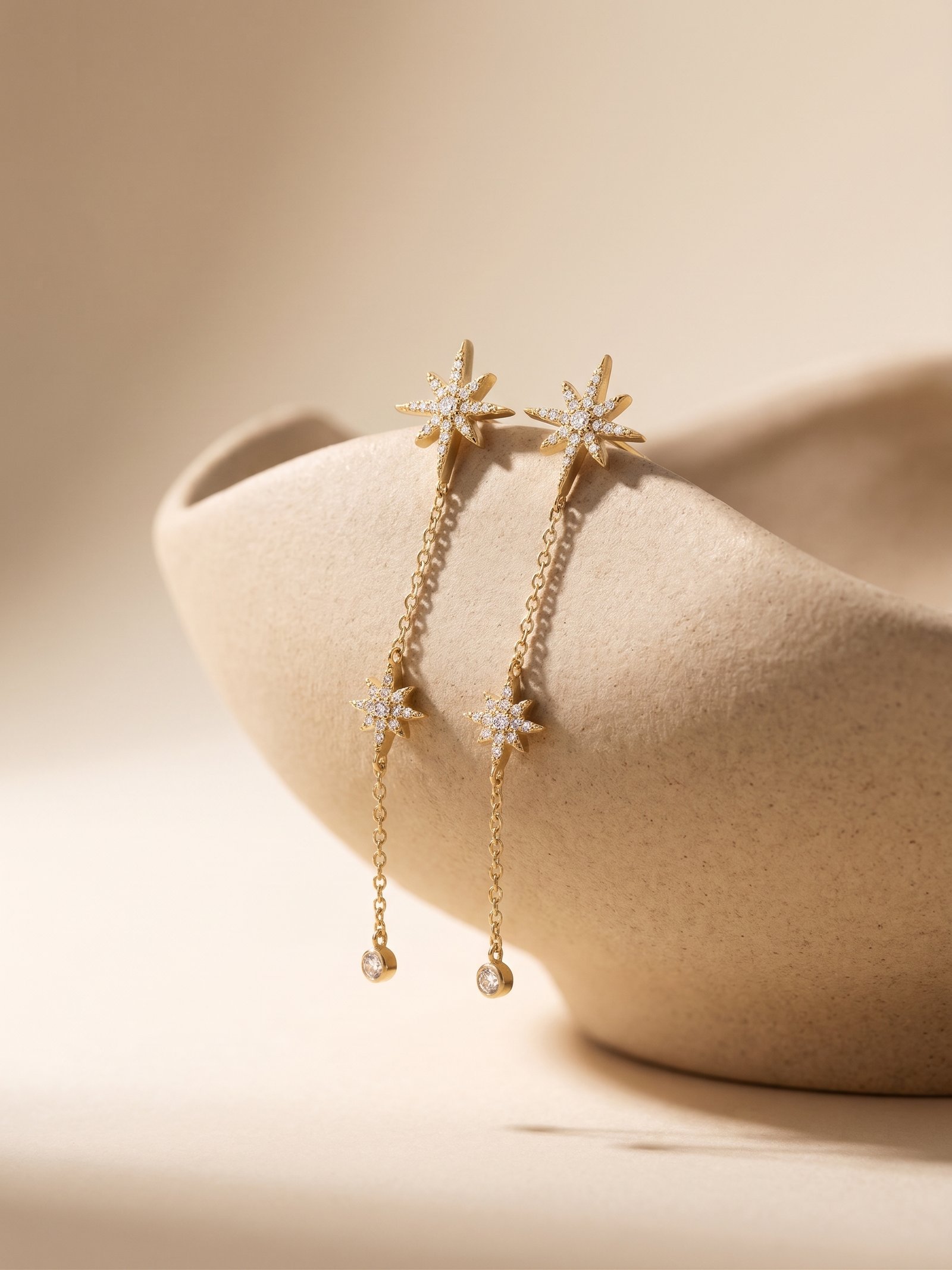 Boucles d’oreilles pendantes Margaux - Motif étoiles et chaînettes