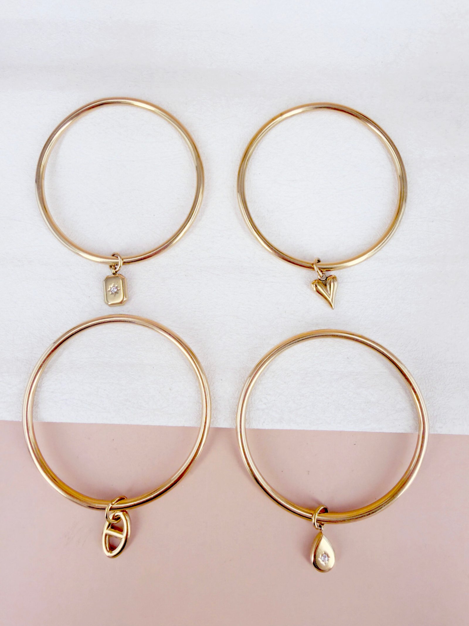 Lot de 4 bracelets joncs - Maillon, cœur, rectangle et goutte – Image 2