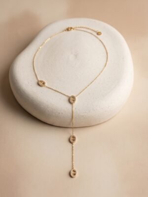 Collier Faustine – Motif chaîne en Y et maille marine